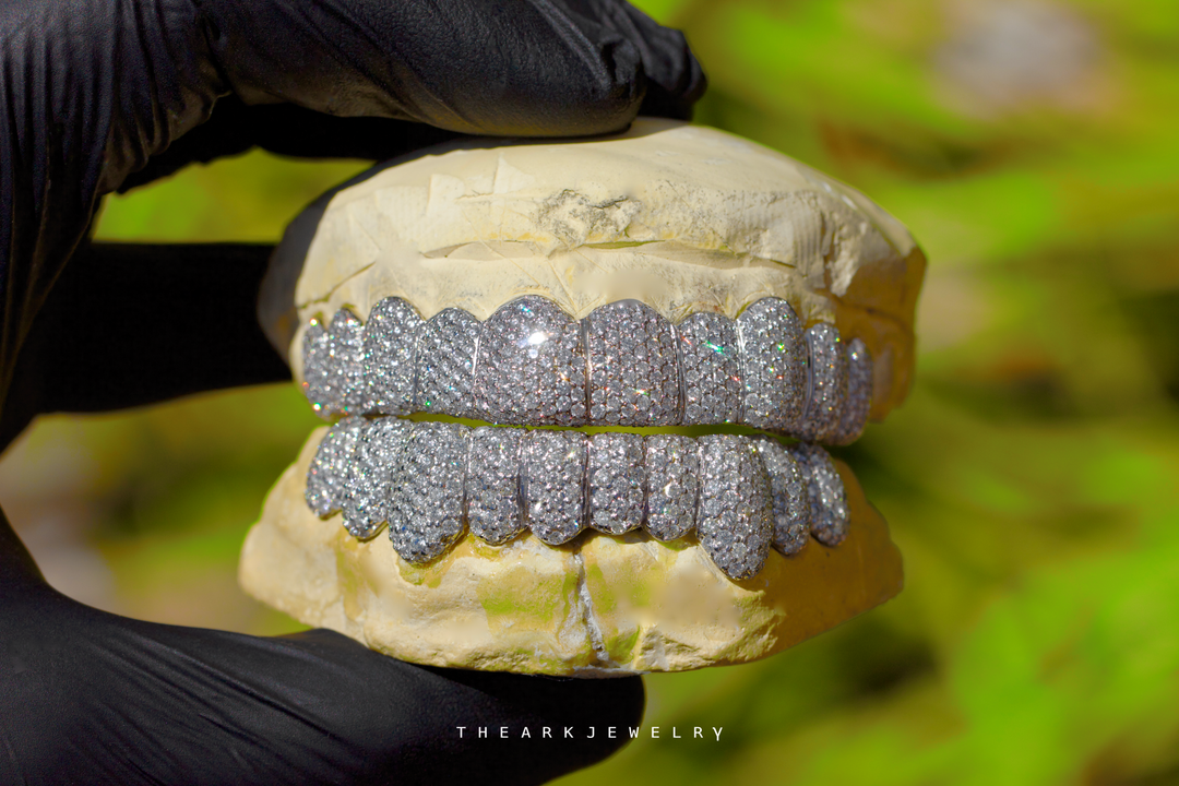 Gold Smile – The Ark Jewelry